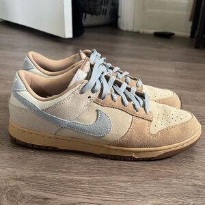 Nike Dunk Low Sneakers